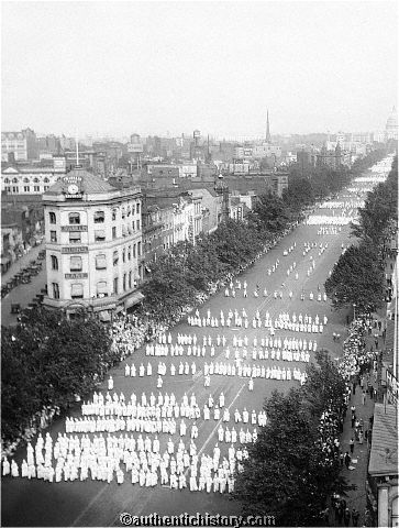 KKK marches on Washington D.C.