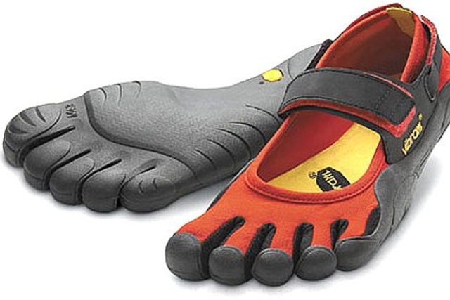 2007 AD - FiveFingers Vibram
