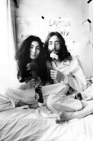 The reunification of John Lennon and Yokço Ono