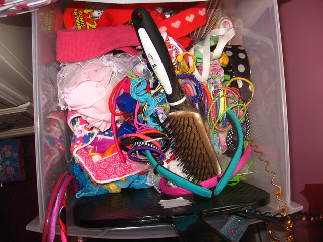 Clean random 3-drawer cart thing