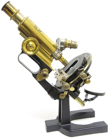Le microscope de Carl Zeiss