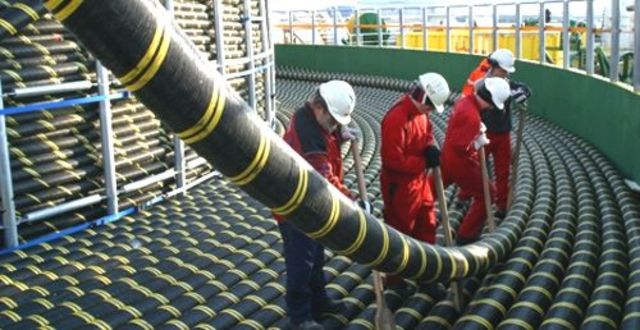 Comenzo a utilizar los cables submarinos