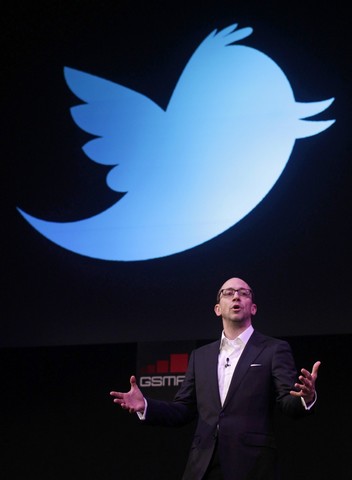 Dick Costolo says that twitter should be place where people contribute to twitter