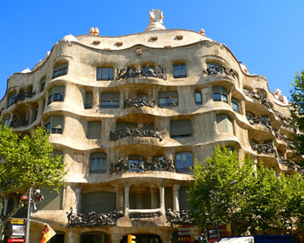 CASA MILA