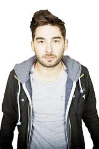 Matt Barnes- Bass guitar