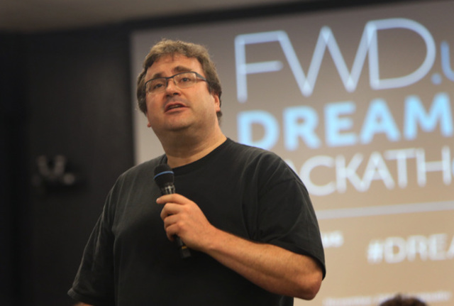 Reid Hoffman on Best Strategies, Valuable Lessons, The PayPal Mafia & Creating Early Social Networks