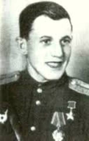 окончил курсы усовершенствования офицерского состава