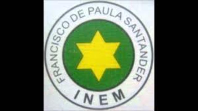 Comienzo mi etapa de bachiller, en el colegio INEM "Francisco de Paula Santader"