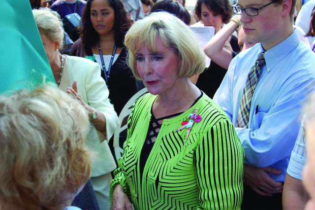 GFWC Advoactes for Bipartisan Pay Equality Bill