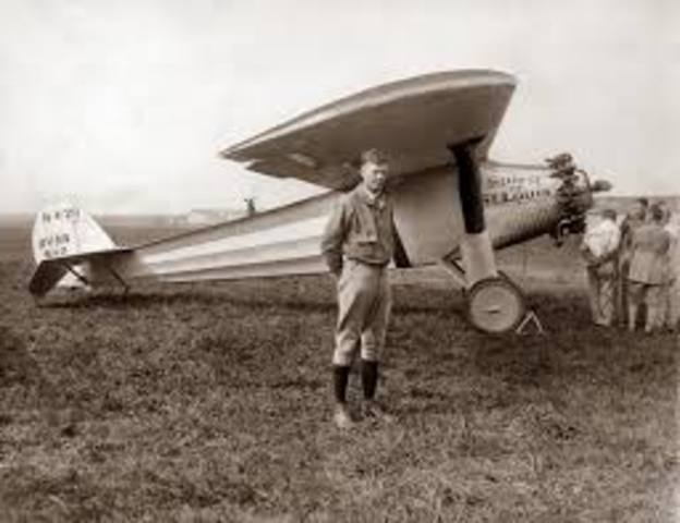Charles Lindbergh flies across the Atlantic.