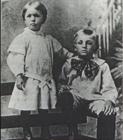 Walt moves to Marceline, Missouri