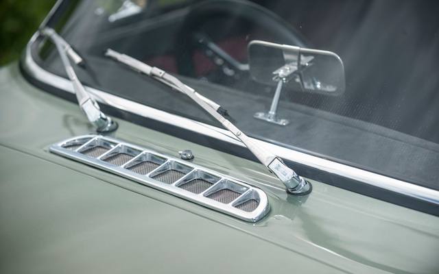 Robert Kearns (1928-2005) patented automobile intermittent windshield wipers.