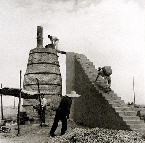 *Mao's ideals of an industrial society leads to backyard furnaces