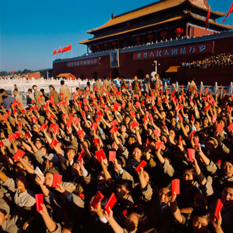Mao Zedong goes to a rally to meet with Red Guards