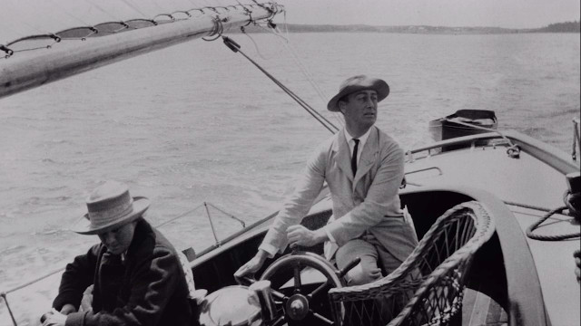 FDR contracts poliomyelitis while vactioning on Compobello Island