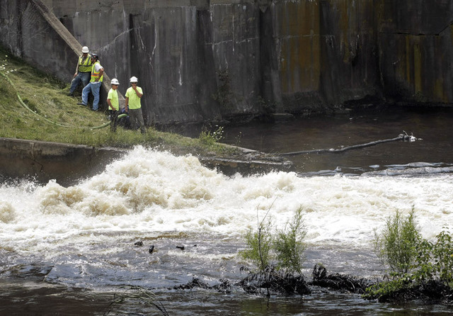 Kalamazoo River Leak