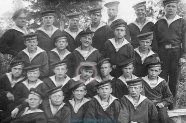 приказал создать Соловецкую школу юнг ВМФ