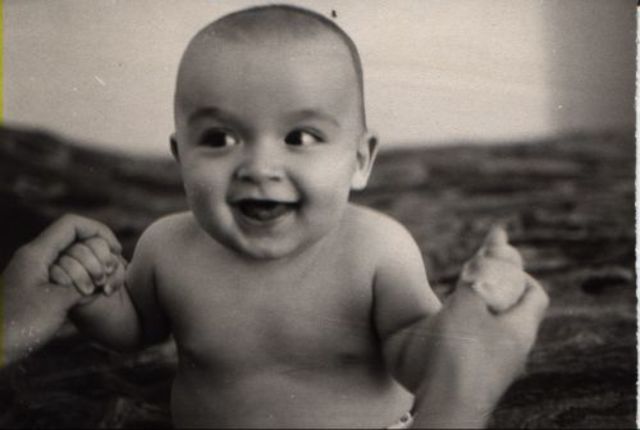 Jhon Lennon was born