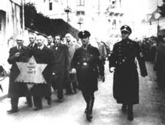 Nazis begin rounding up Jews for labor camps
