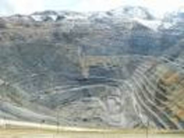 Open-pit copper mining begins in Bingham Canyon