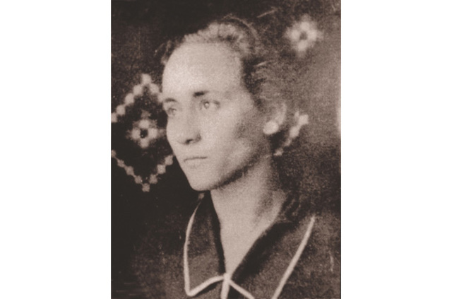 Joins the Loreto Sisters