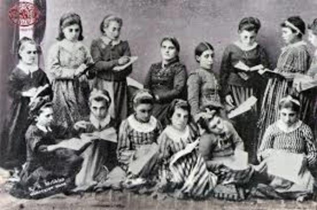 Opens an elementary school in her grandmother's home