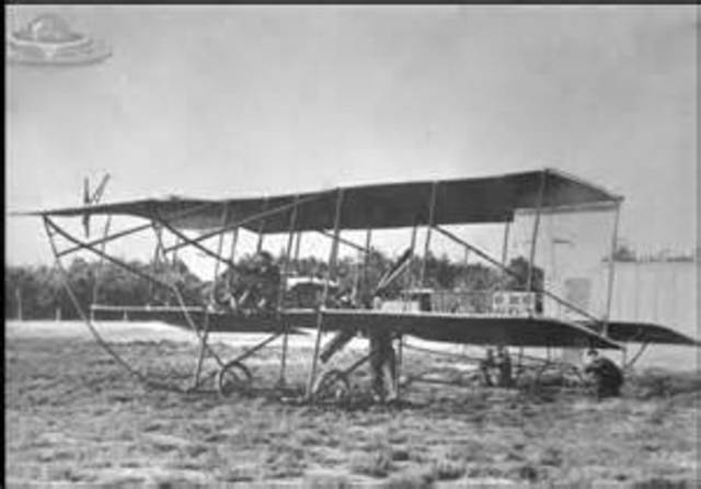 eerste bestuurde vlucht