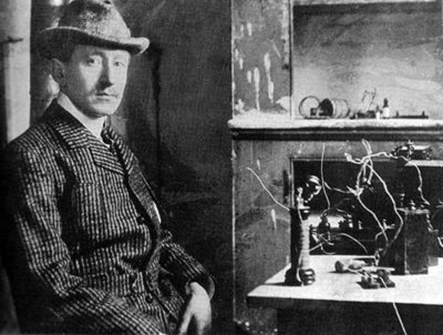 Первый наземный  «мобильник».