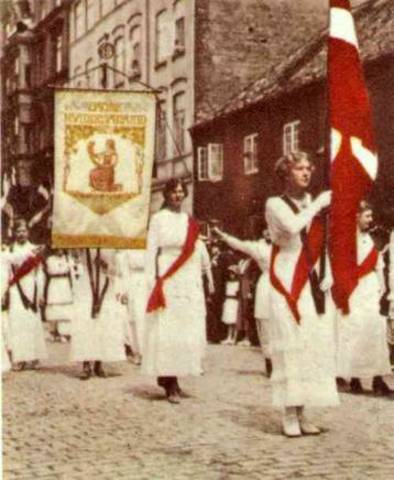 Kvinderne i Danmark fik stemmeret