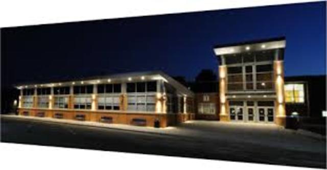 Attenend  Wilbert Tucker Woodson High School