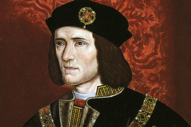 Richard III is killed in battle