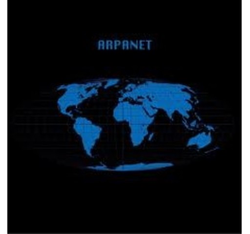 Lawrence G. Roberts del MIT presentan el primer plan para cear ARPANET en una conferencia en Ann Arbor, Michigan