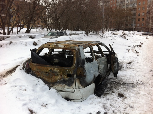 Chris abandons his car and starts trecking on foot