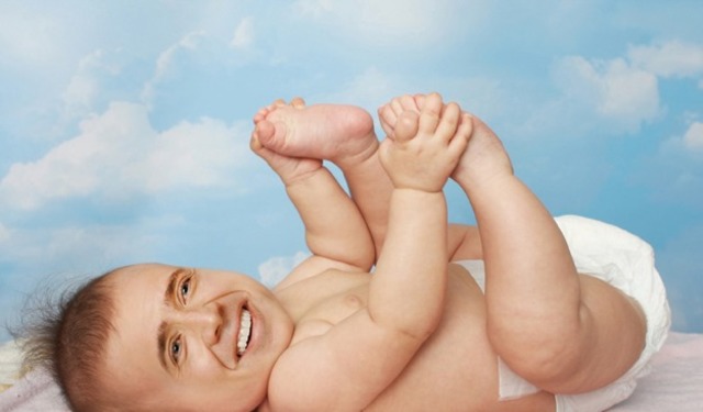 Lapiz nació en un hospital en el treinta de febrero y su madre pensó que Lapiz estuvo feo