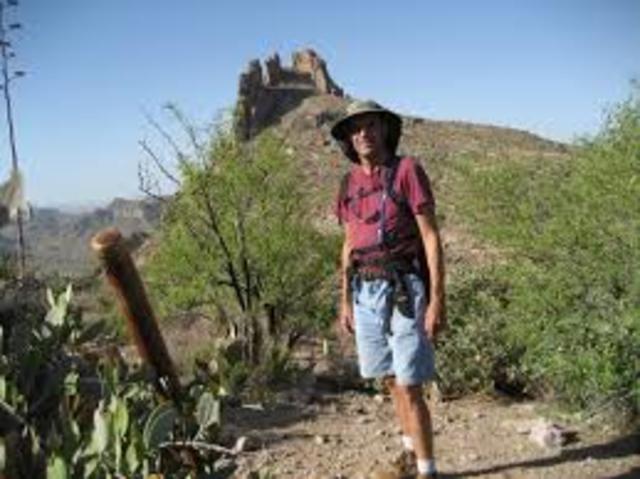 Chris burns his money and begins his hike around Lake Mead