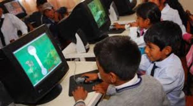 PRIMER CONTACTO DE ESTEVEN HOLGUIN CON UN PC