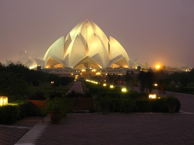 Bahá’í House of Worship Lotus Temple