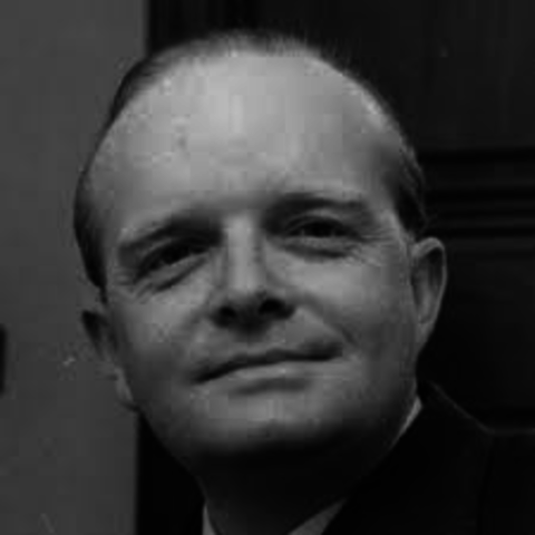 Truman Capote wrote breakfast with tiffanys and writer for the New Yorker magazine,arrives in garden city with his childhood friend harper lee.