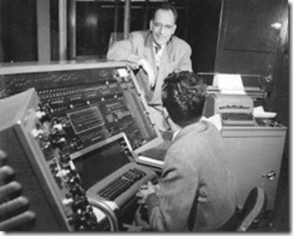 COMPUTADORA CREADA POR Sperry-Rand en 1951d.c.