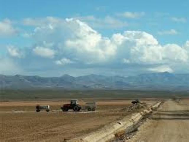 Raimundo aterrizó el astronave en un país desconocido. Fobio no sabe que aquí es.