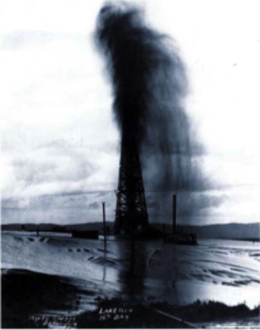 El desarrollo de la actividad petrolera, construccion de organizacion miltar y la movilidad capital.