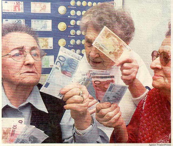 12 Countries of European Union Launch EuroZone