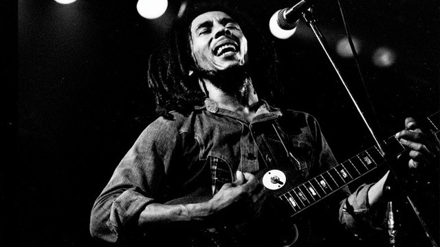 concert open par exressar peace and nonviolence , wounded, decides to go to London