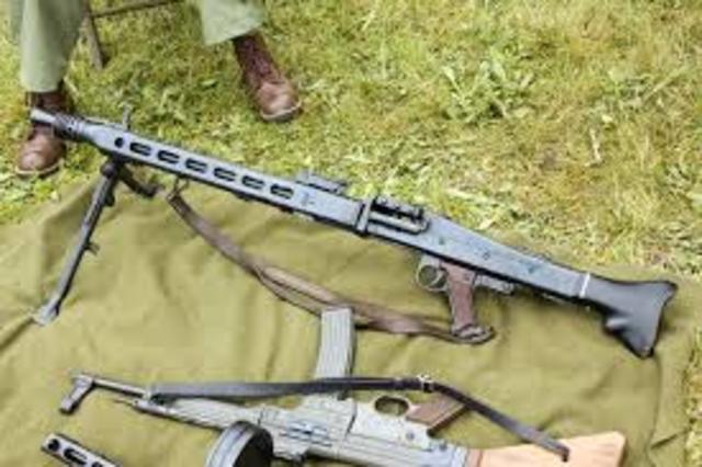 MG 42 "Hitler's saw"