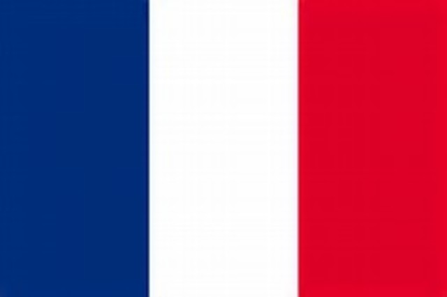 Elie meets a French girl