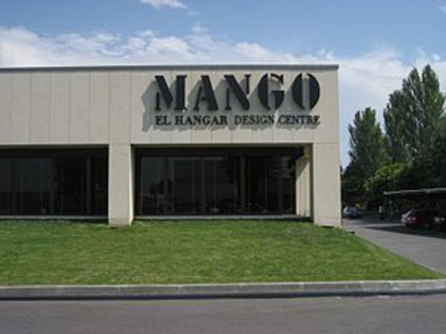 Competencia MNG inaugura ‘El Hangar Design Centre‘.