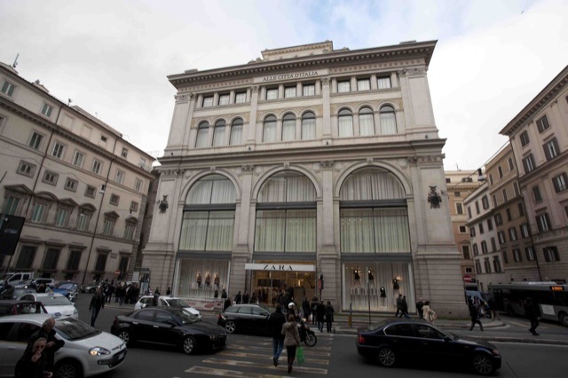 Inditex abre en Roma su tienda no. 5,000