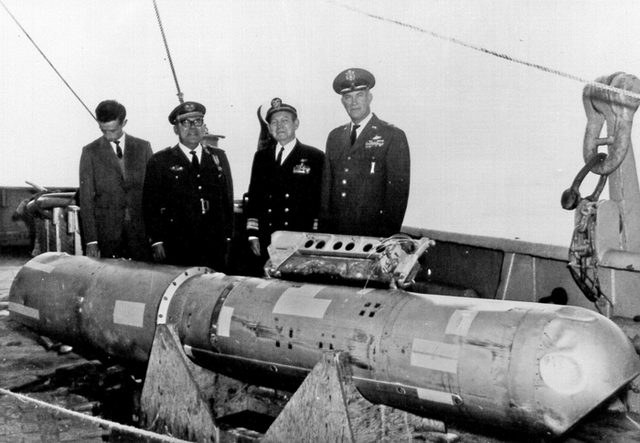 U.S. recovers lost H-Bomb from the Mediterranean floor