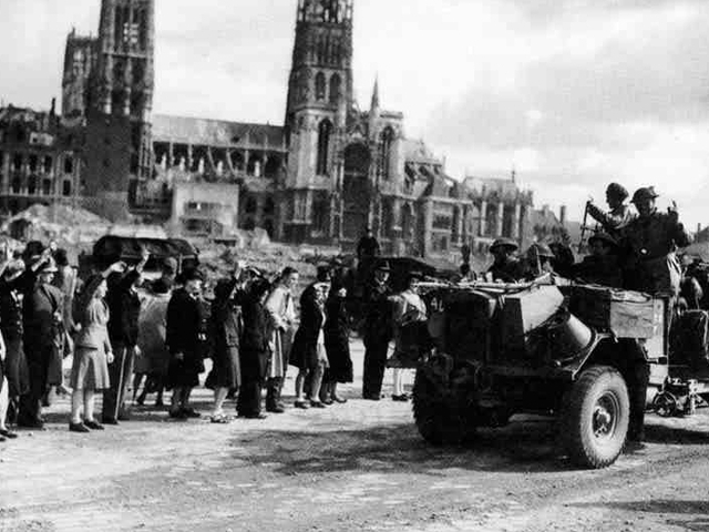 American troops arrive on the War Front