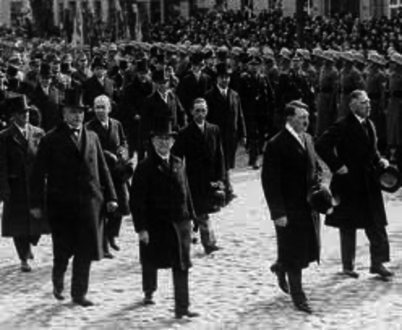 Nazi's reach a political majority in Germany